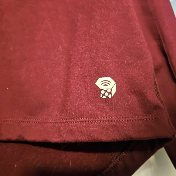 Mountain Hardware burgundy zip - Picture 3 of 4